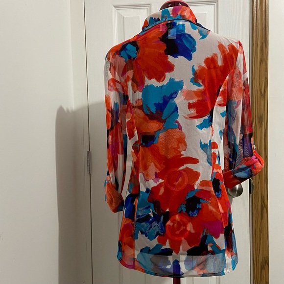 Joseph Ribkoff women floral mesh button down roll tab sleeves top. Size 8. Used. - Picture 5 of 6